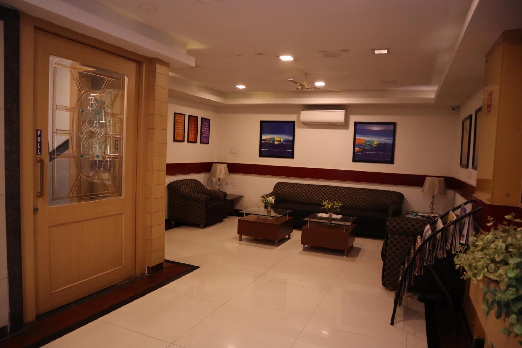 Sri Sai Ram Suites บังกาลอร์ ภายนอก รูปภาพ