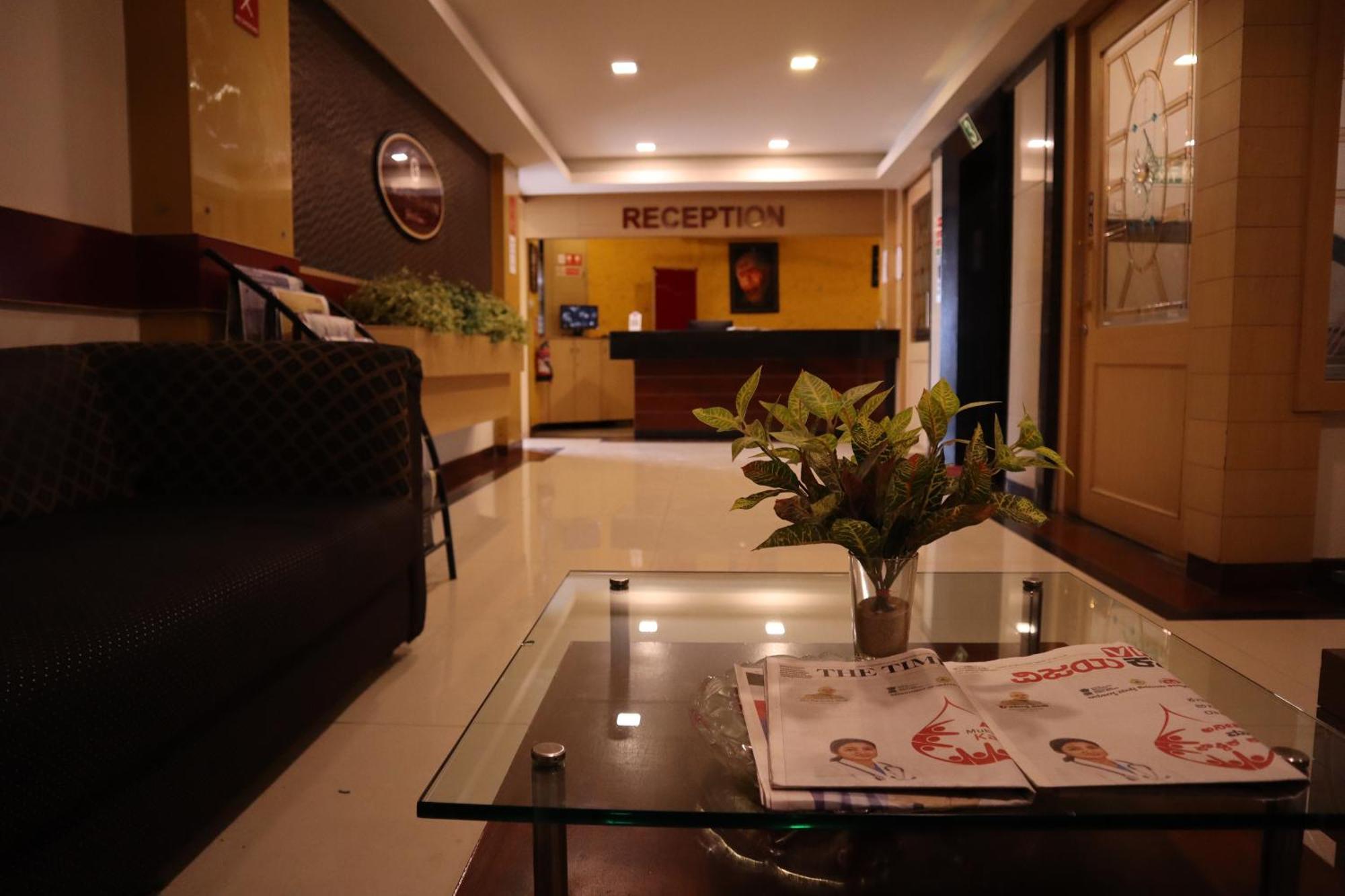 Sri Sai Ram Suites บังกาลอร์ ภายนอก รูปภาพ