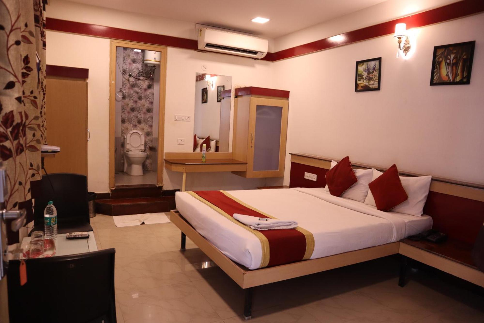 Sri Sai Ram Suites บังกาลอร์ ภายนอก รูปภาพ