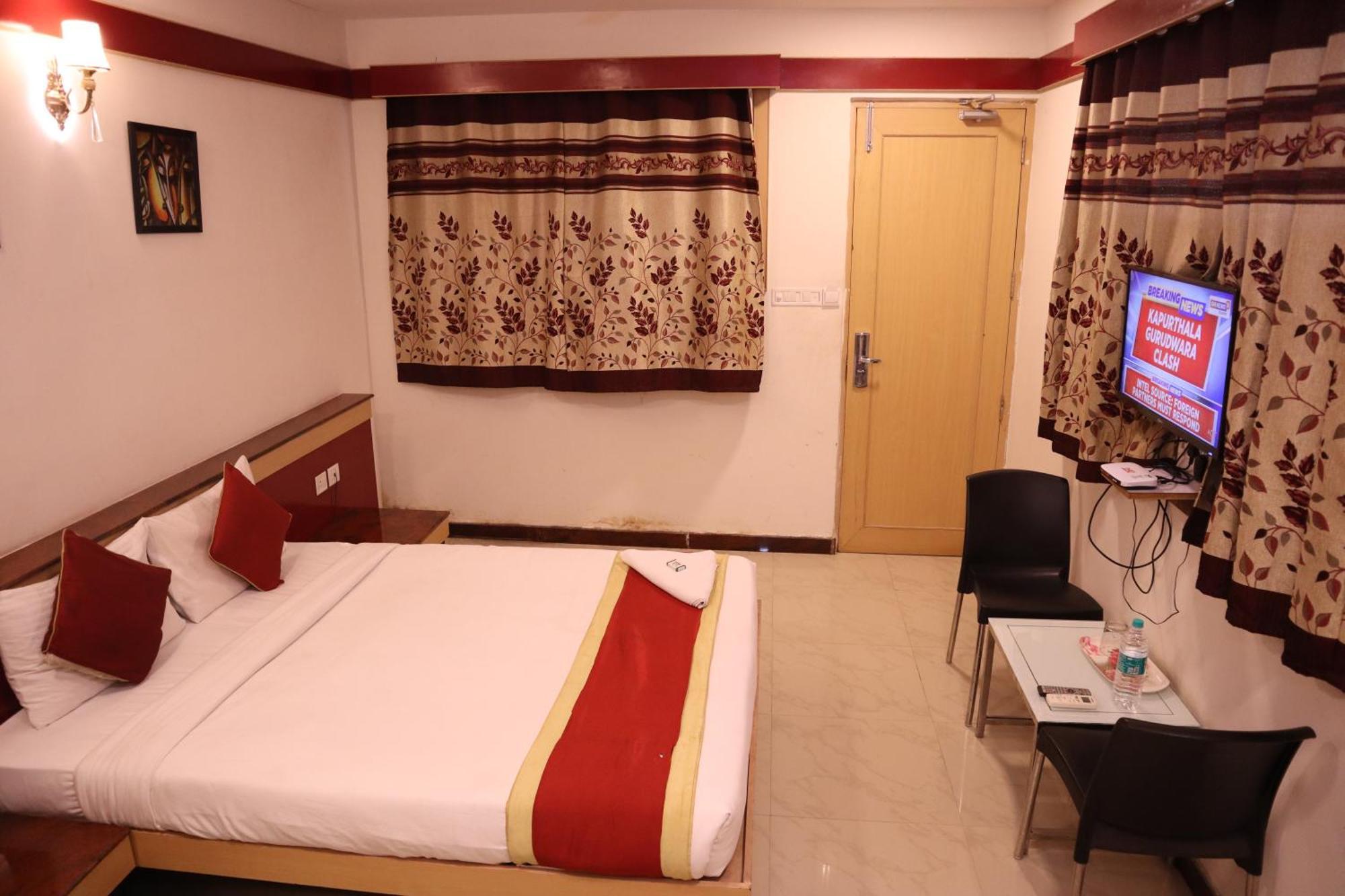 Sri Sai Ram Suites บังกาลอร์ ภายนอก รูปภาพ