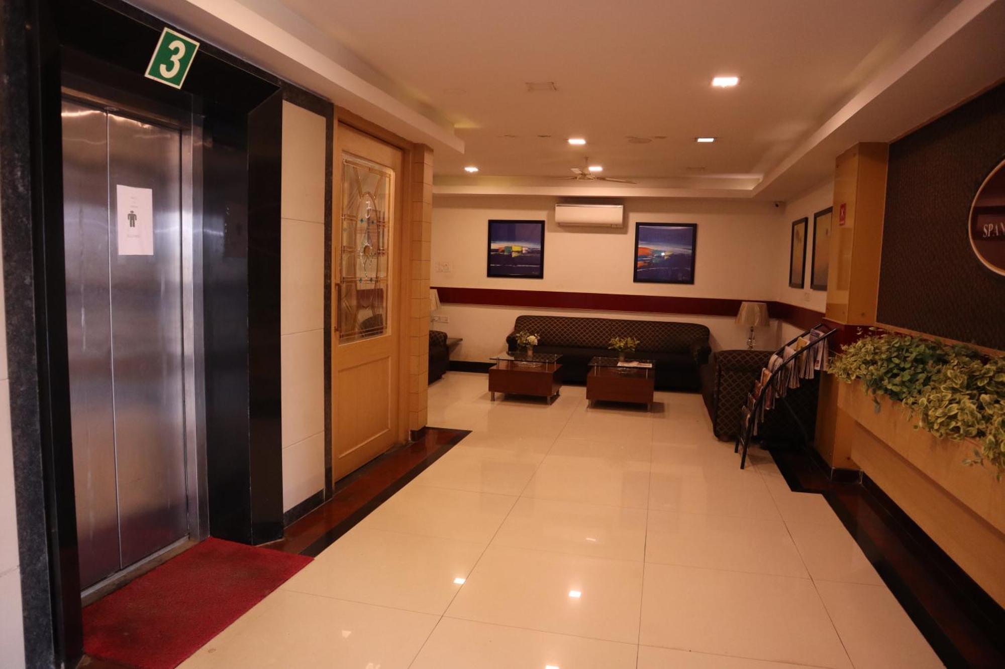 Sri Sai Ram Suites บังกาลอร์ ภายนอก รูปภาพ