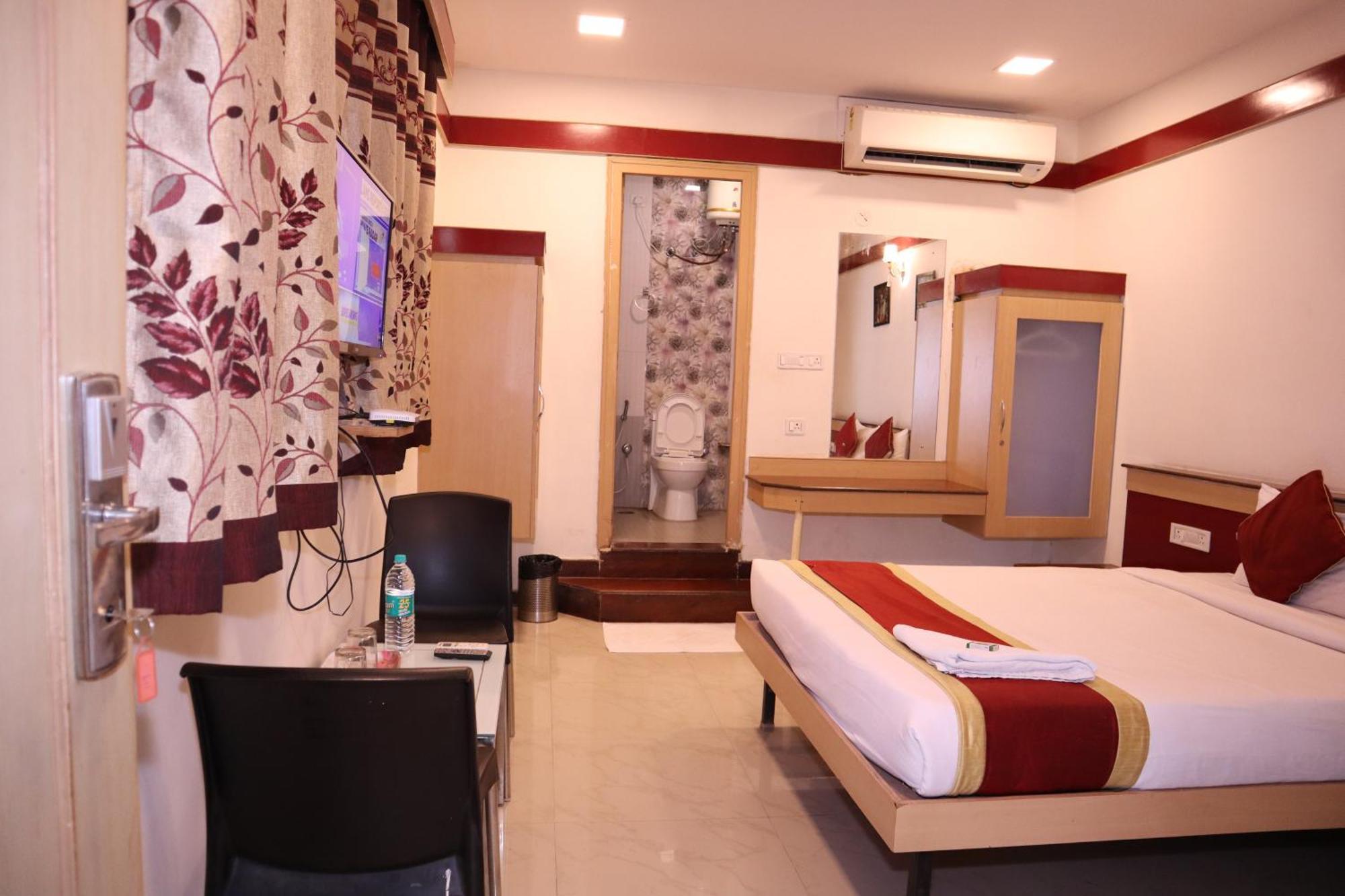 Sri Sai Ram Suites บังกาลอร์ ภายนอก รูปภาพ