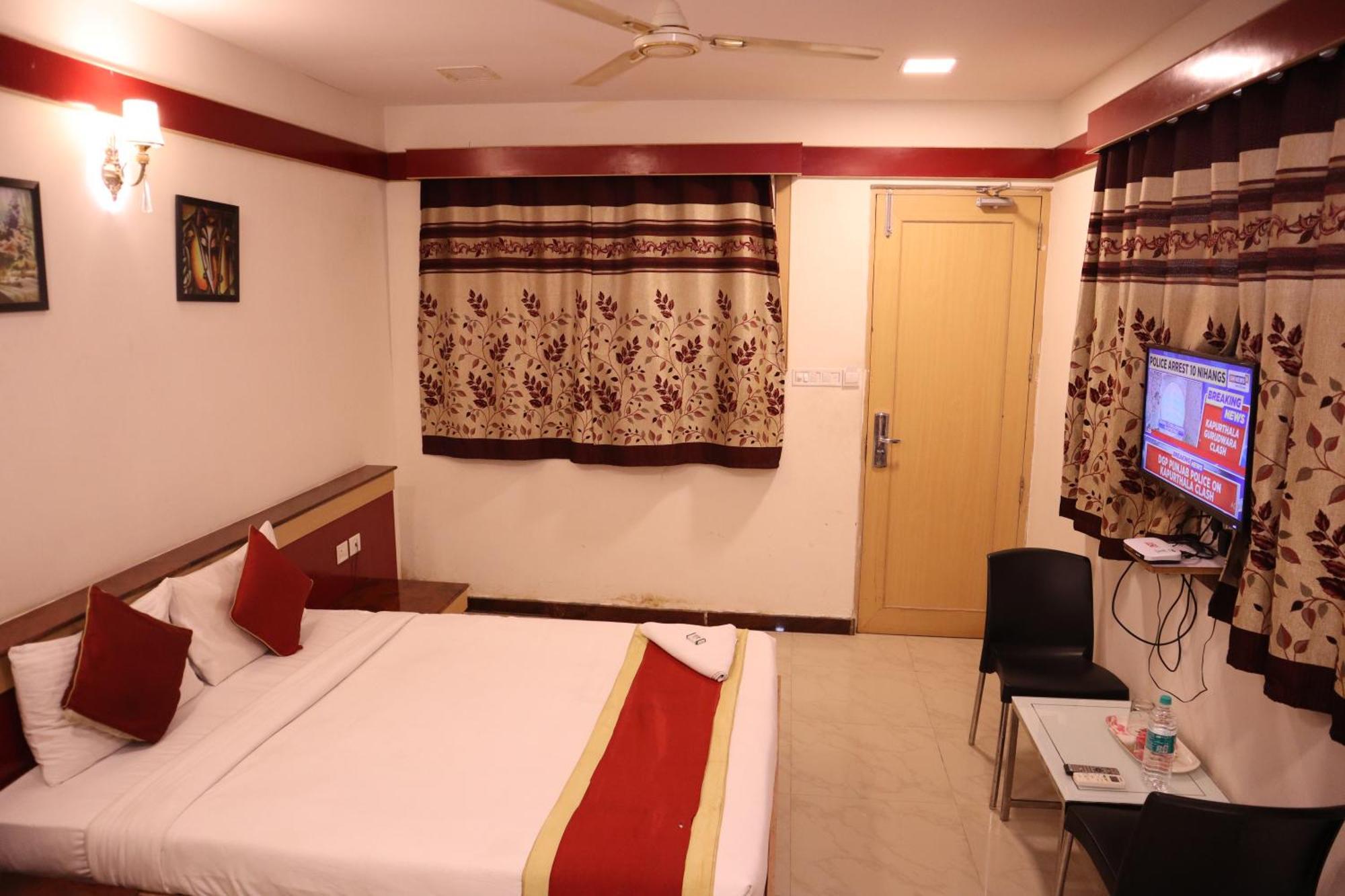 Sri Sai Ram Suites บังกาลอร์ ภายนอก รูปภาพ